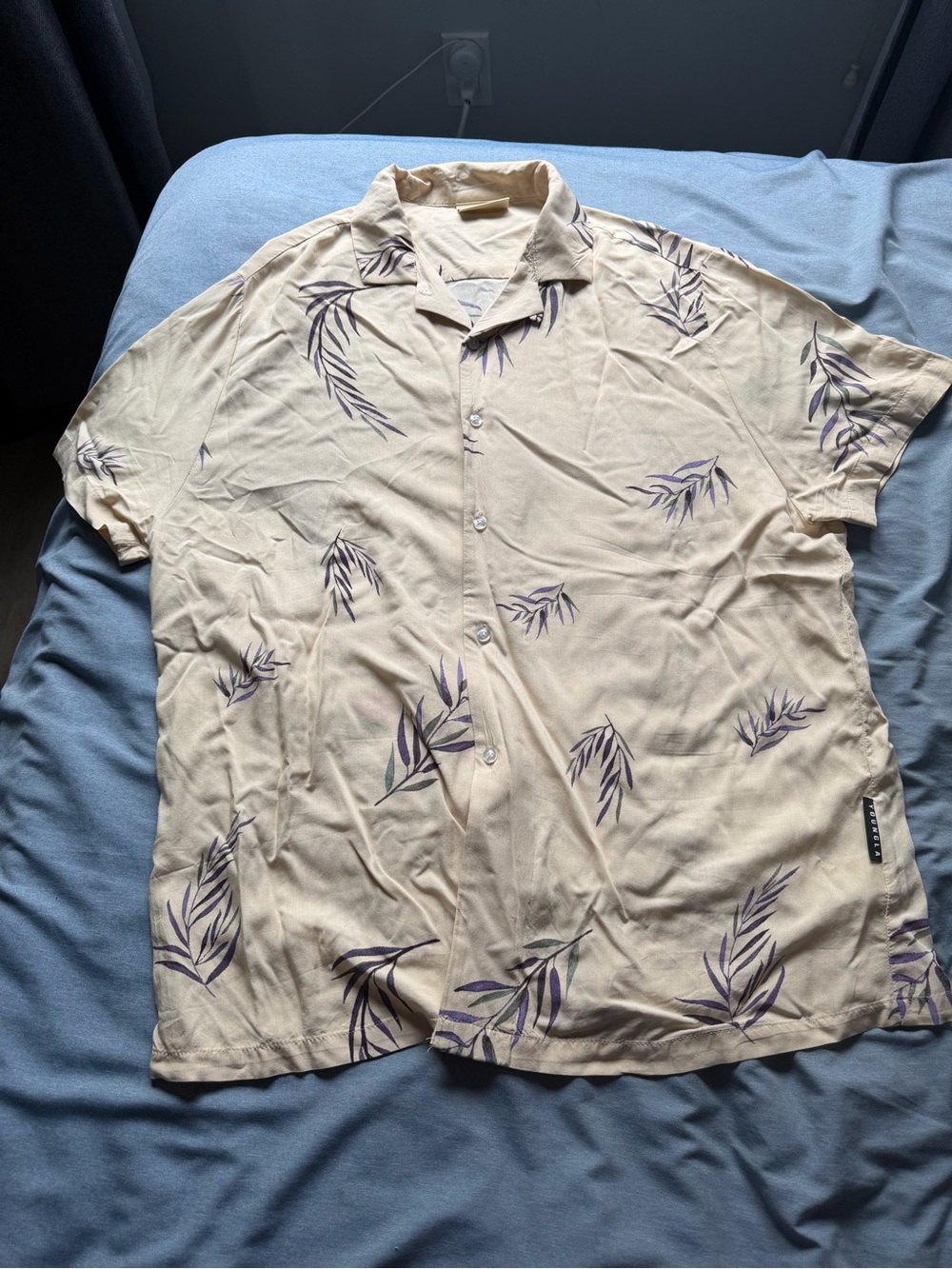 YoungLA Cabo Vibez Print shirt. Cream Short-Sleeve